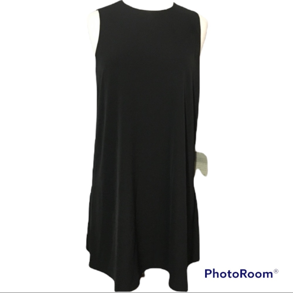 Chelsea 28 Black Sleeveless Ruffle Back Shift Dress Size M